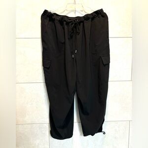 Chico’s Zenergy Navy Capri Pants